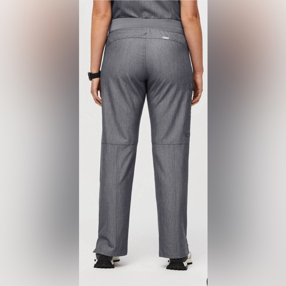 FIGS Kade Cargo Scrub Pants Graphite T21004P - Picture 4 of 13
